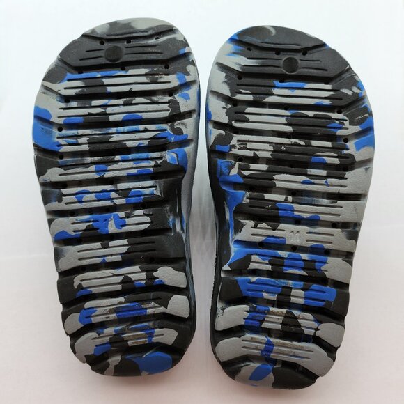 Kids Slip on Shoes/Slide Sandals in Black Grey & Blue - Picture 6 of 6